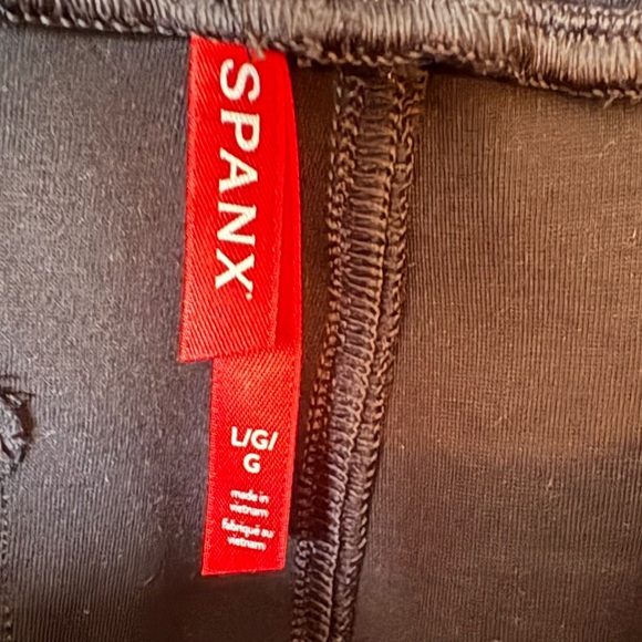 SPANX PerfectFit Cargo Jogger Black Women's Pants - Picture 2 of 5